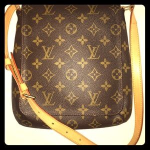 Louis Vuitton- Musette Salsa Short Strap